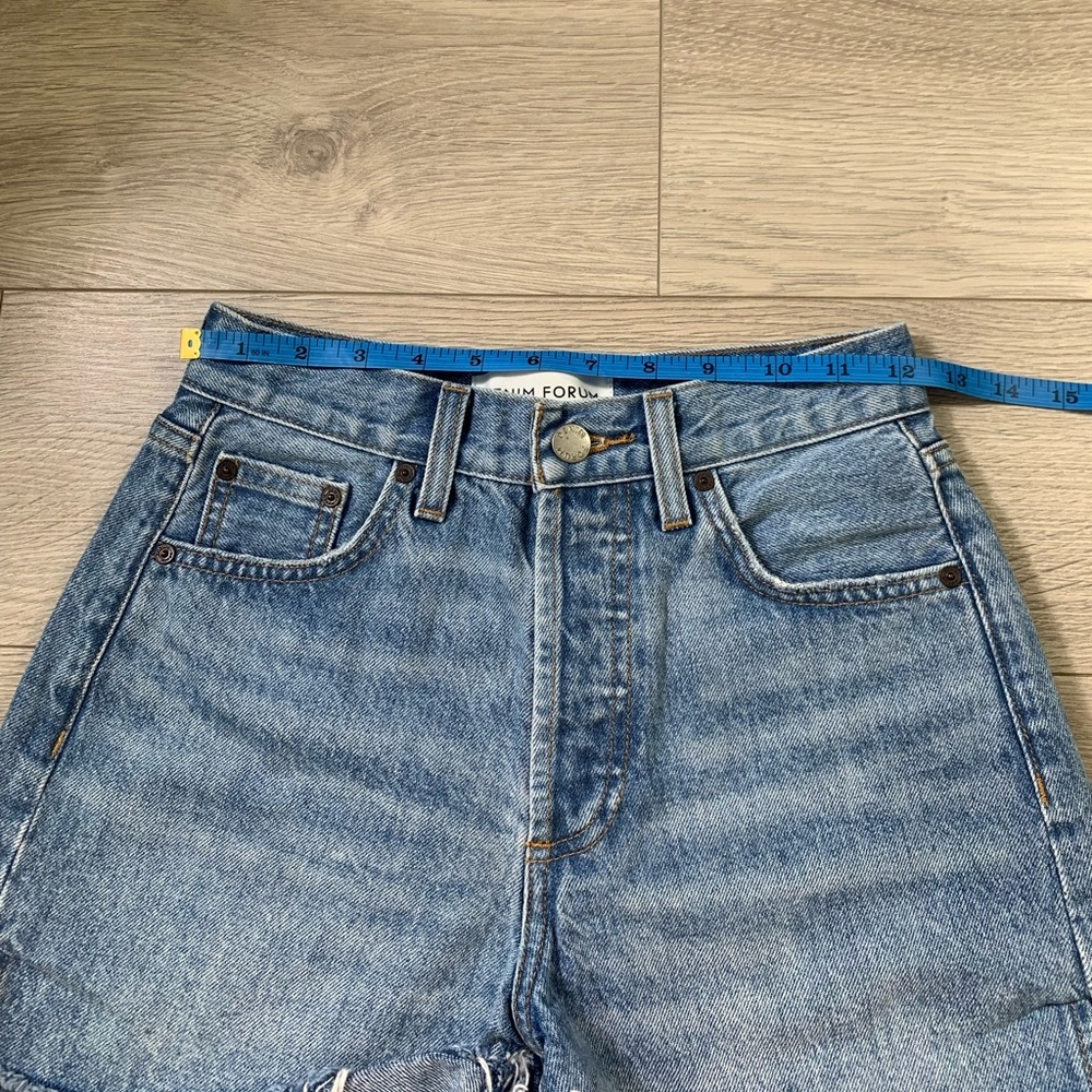 Aritzia Denim Forum The Farrah Short High Waisted Jean Denim Shorts - Picture 11 of 14